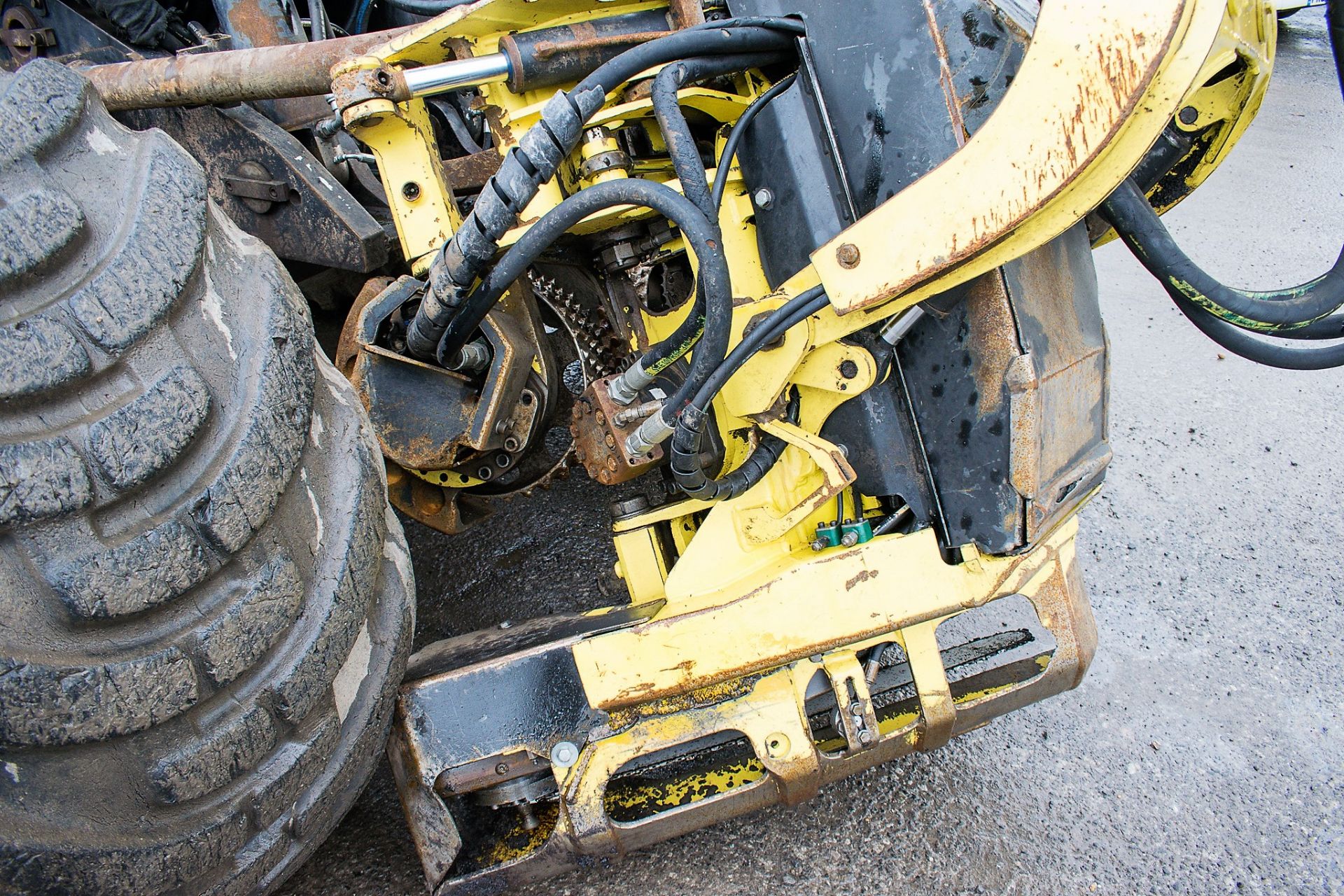 John Deere 1270 E 6 wheel harvester Year: 2009 S/N: WJ1270E001649 Recorded Hours: 17,008 c/w CH710- - Image 11 of 22