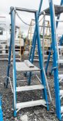 3 tread fibreglass framed aluminium step ladder