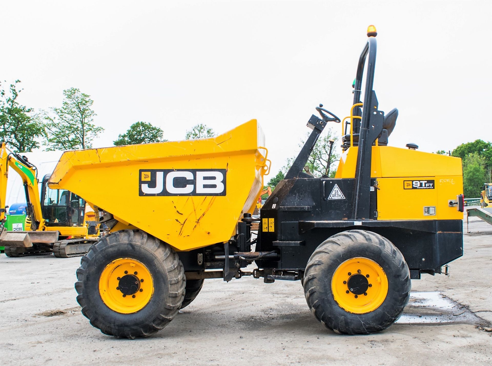 JCB 9 tonne straight skip dumper  Year: 2017 S/N: 5956 Recorded Hours: 953 - Image 8 of 21