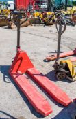 Hand hydraulic pallet truck A723045