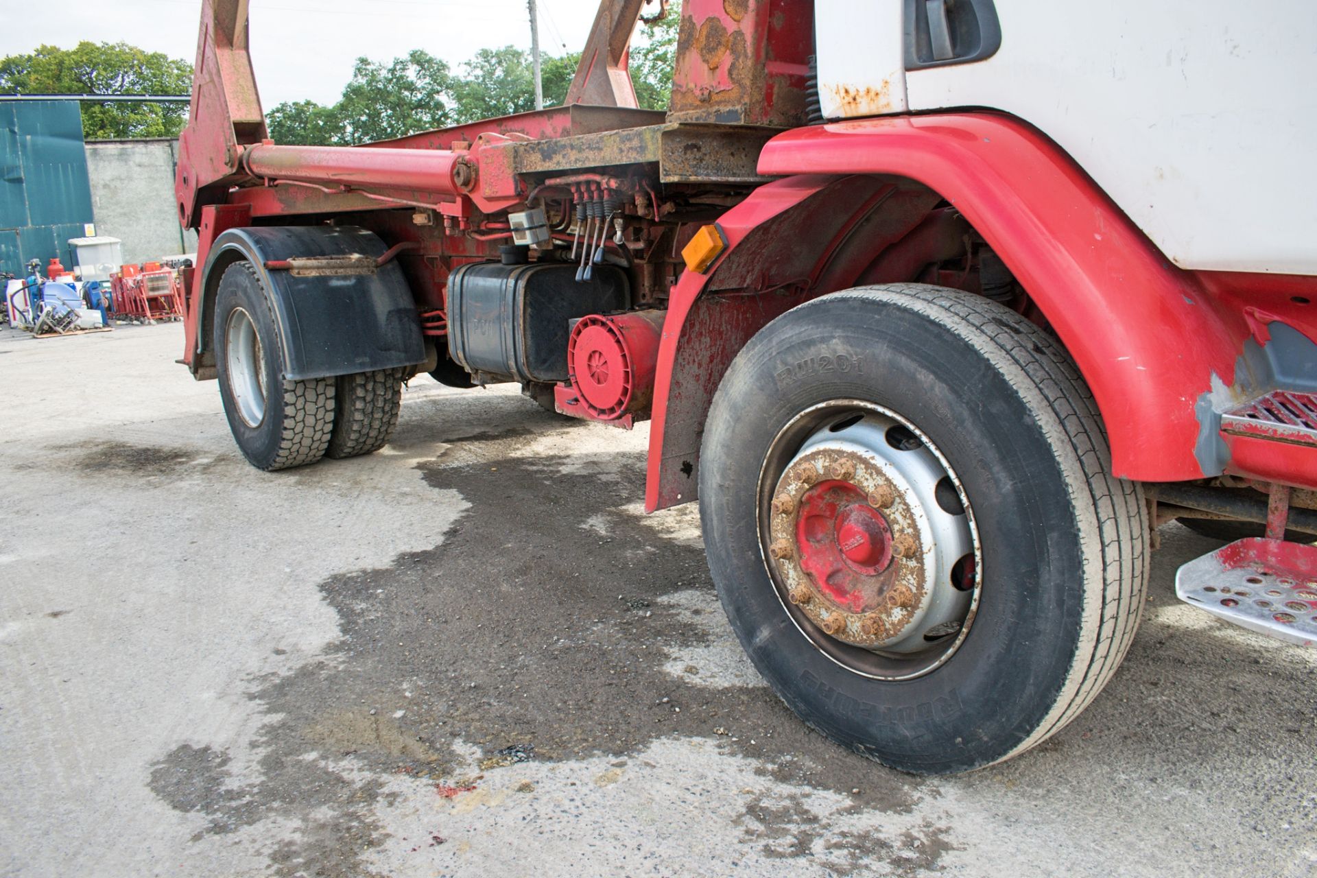 DAF LF55.220 18 tonne manual skip lorry Registration Number: YJ05 SFV Date of Registration: 01/05/ - Image 10 of 16