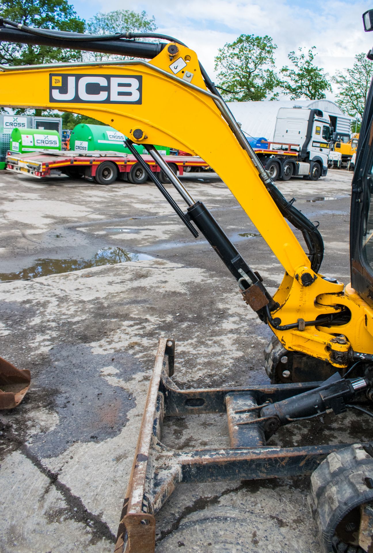 JCB 8030 3.0 tonne rubber tracked mini excavator  Year: 2014  S/N: 2116919 Recorded hours: 2431 - Image 12 of 18