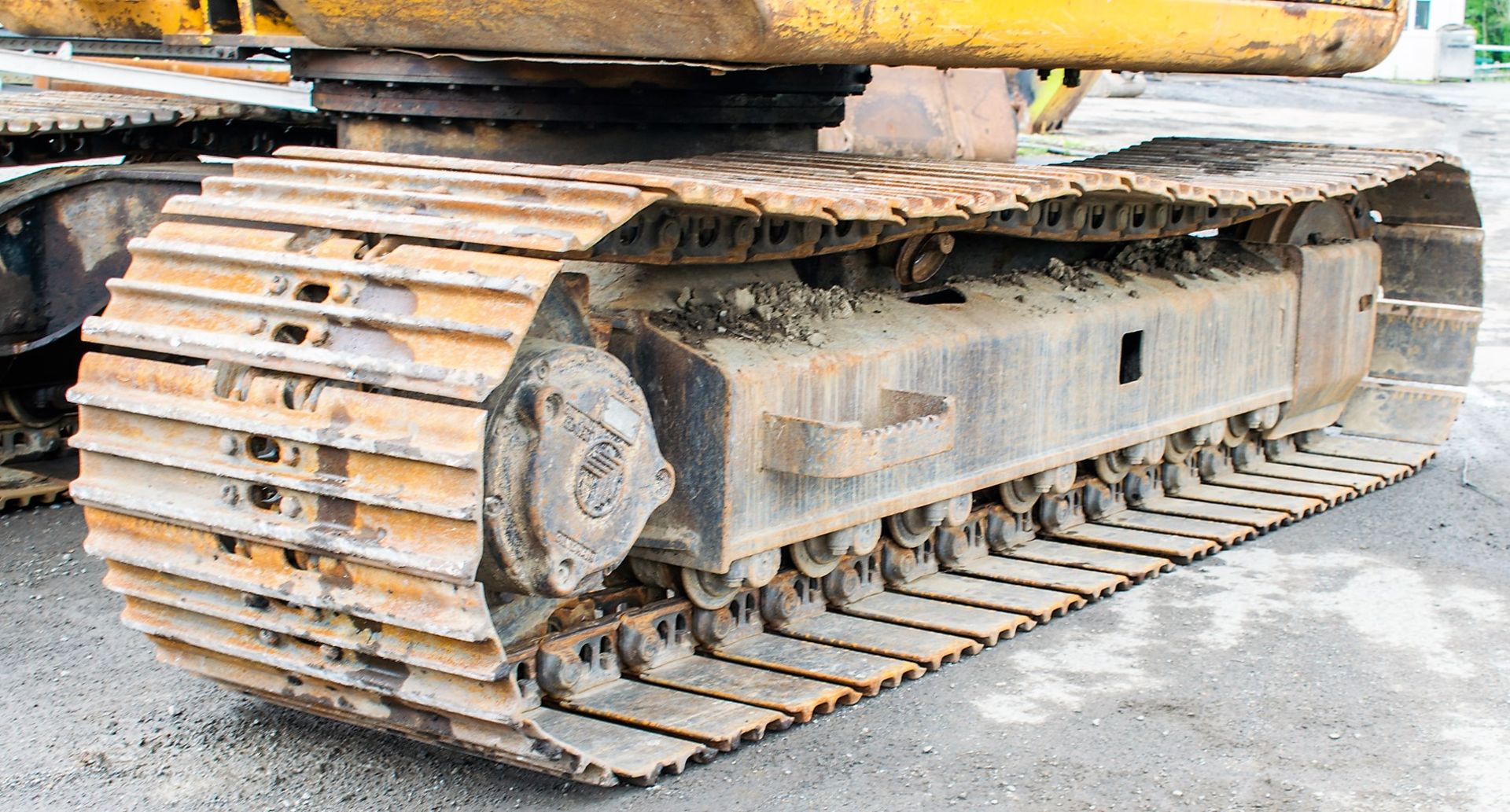 JCB JS130 13 tonne steel tracked excavator Year: 2001 S/N: E0759780 Recorded Hours: Not displayed - Image 14 of 20