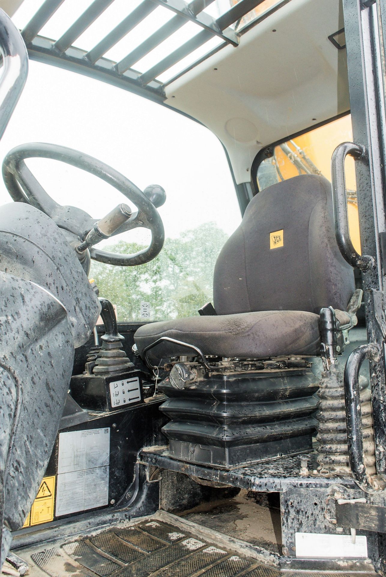 JCB 540-170 17 metre telescopic handler Year: 2016 S/N: 2460618 Recorded Hours: 5760 c/w sway - Image 18 of 22