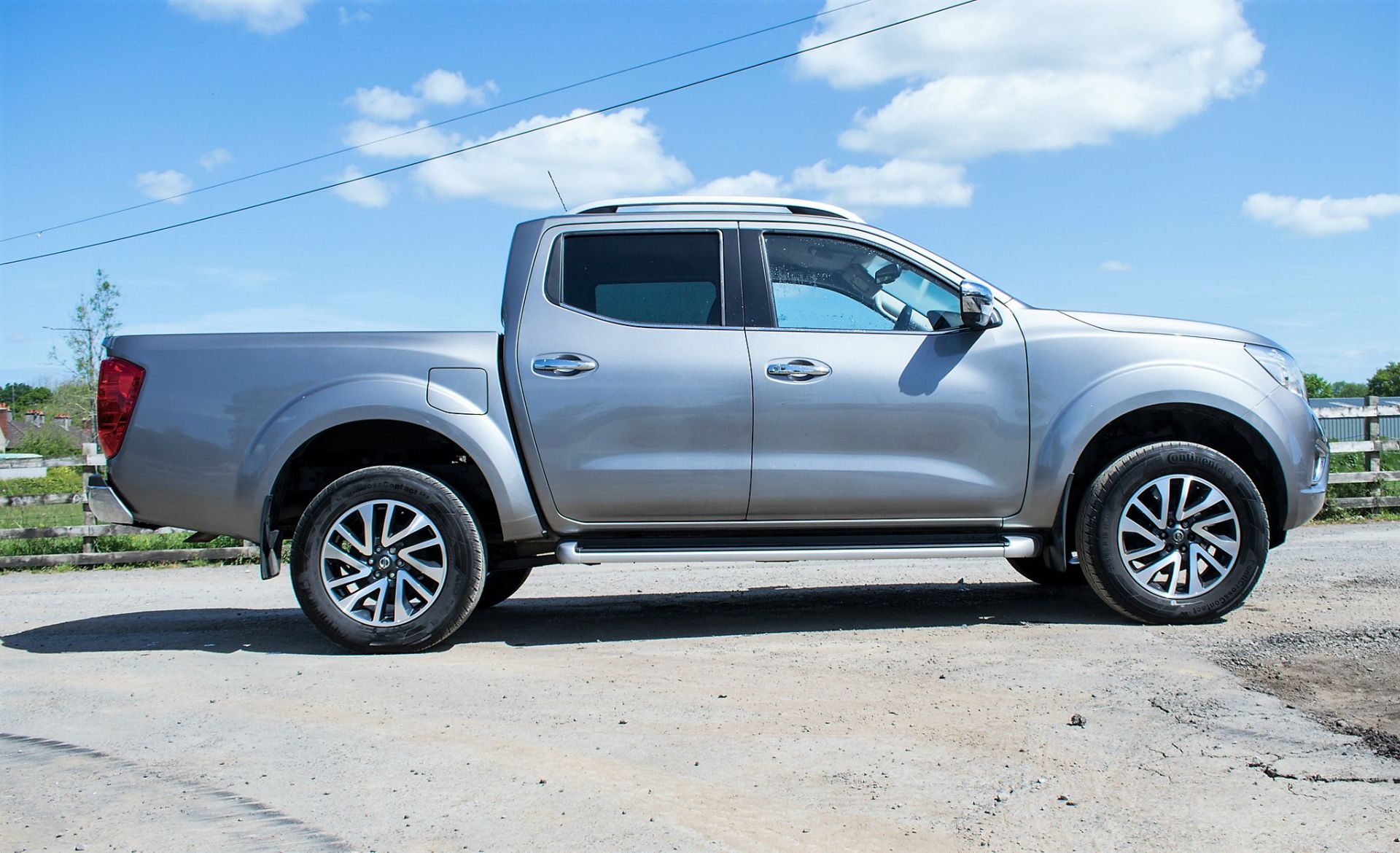 Nissan Navara Tekna DCi Auto double cab pick up truck Registration Number: BL68 LKM Date of - Image 7 of 25