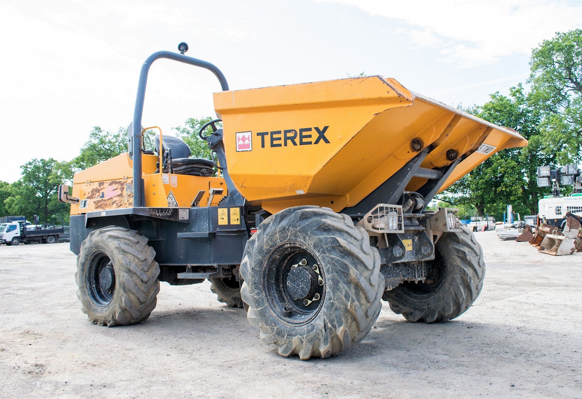 Benford Terex TA6s 6 tonne swivel skip dumper Year: 2014 S/N: J6028 Recorded hours: 1103 A644668 - Image 4 of 18