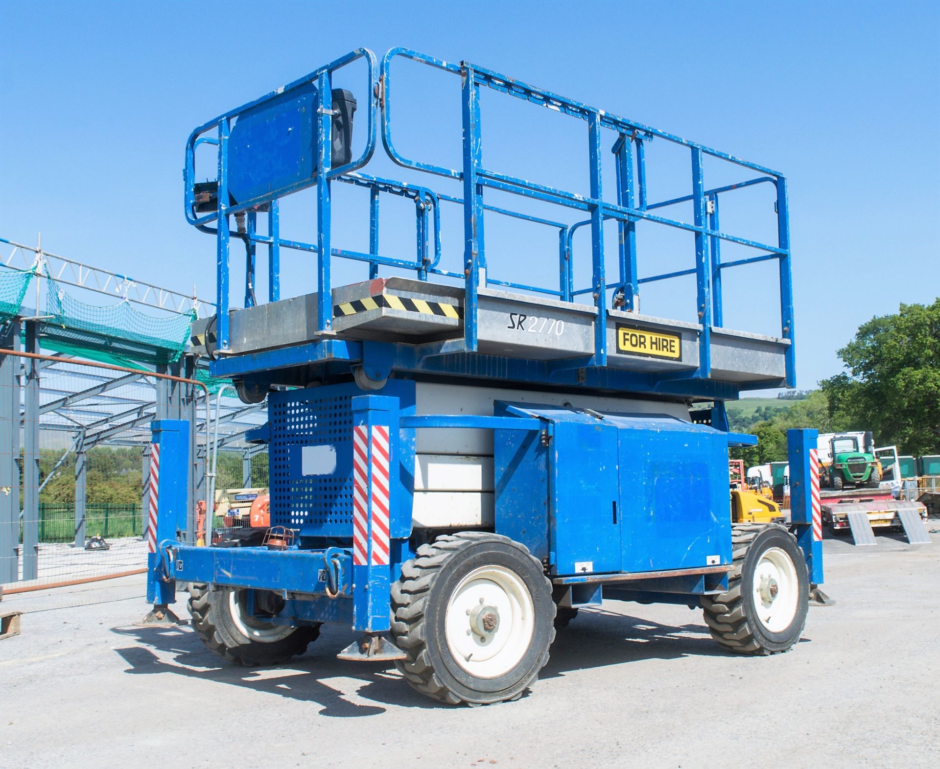 Snorkel SR2770 27ft diesel driven 4WD scissor lift access platform Year: 2007 S/N: NZ070715 Recorded - Image 4 of 16