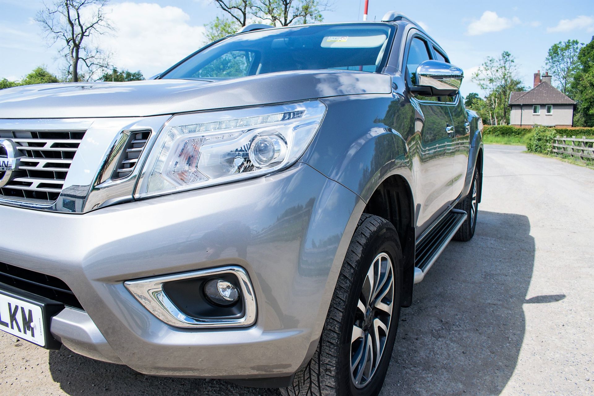 Nissan Navara Tekna DCi Auto double cab pick up truck Registration Number: BL68 LKM Date of - Image 11 of 25