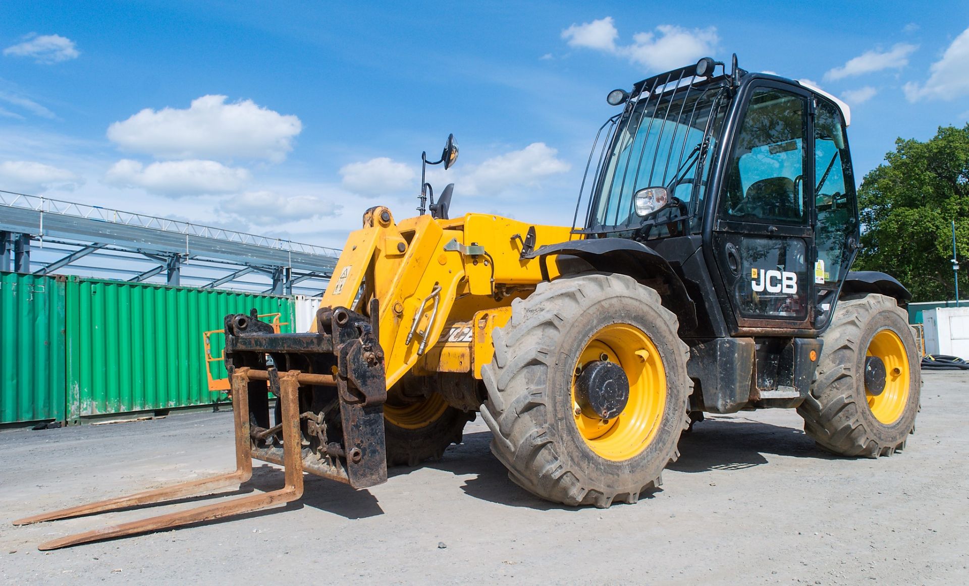 JCB 531-70 7 metre telescopic handler Year: 2014 S/N: 2341330 Recorded Hours: 3429 c/w hydraulic