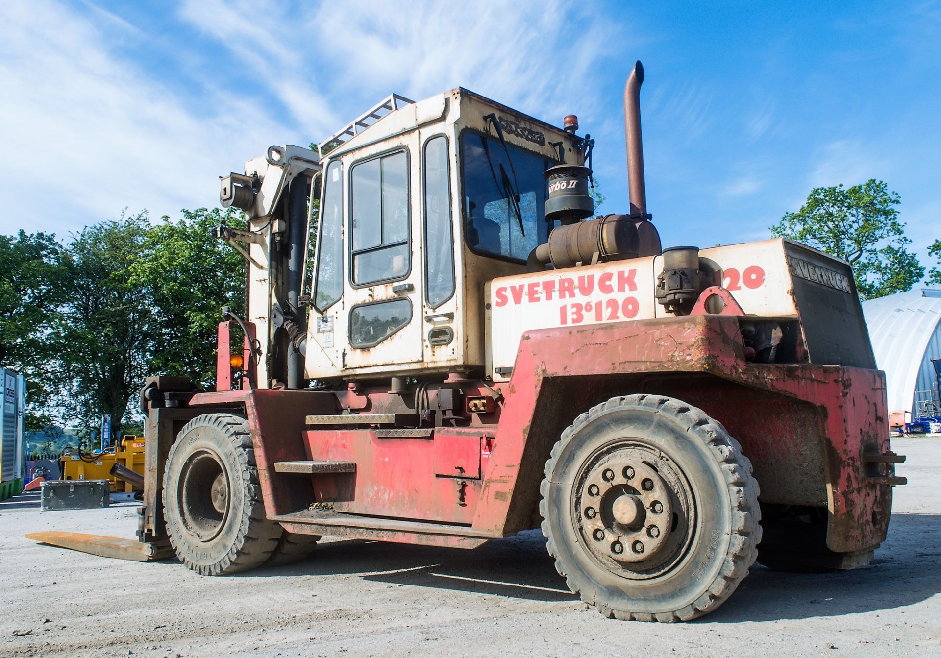 Svetruck 136120 13.6 tonne fork lift truck Year: 2005 S/N: 5064055 Recorded Hours: 6636 - Image 3 of 21