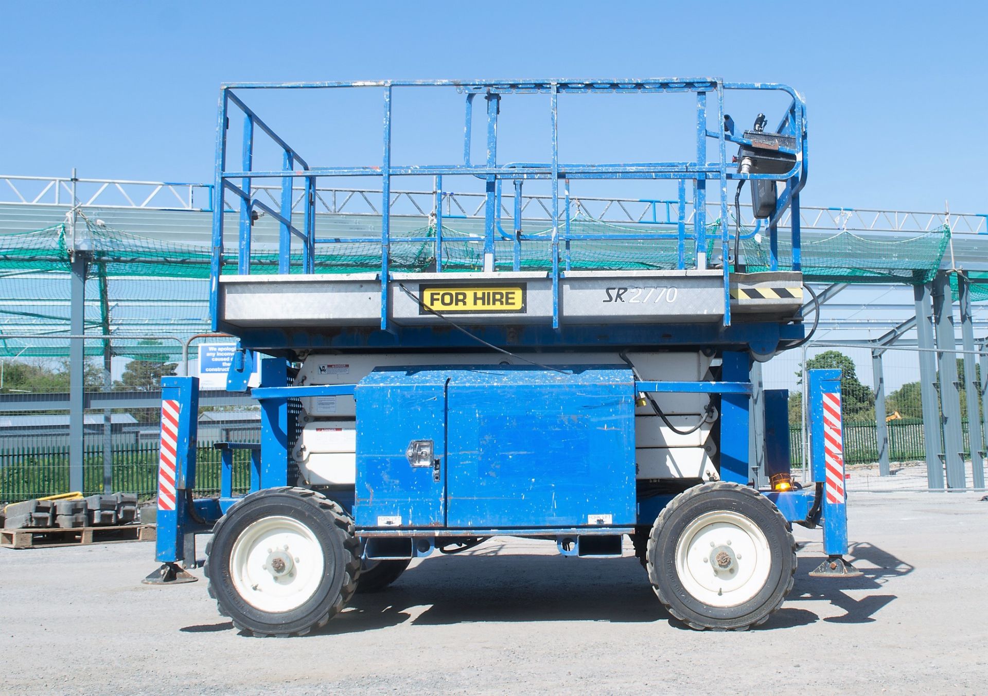 Snorkel SR2770 27ft diesel driven 4WD scissor lift access platform Year: 2007 S/N: NZ070715 Recorded - Image 5 of 16