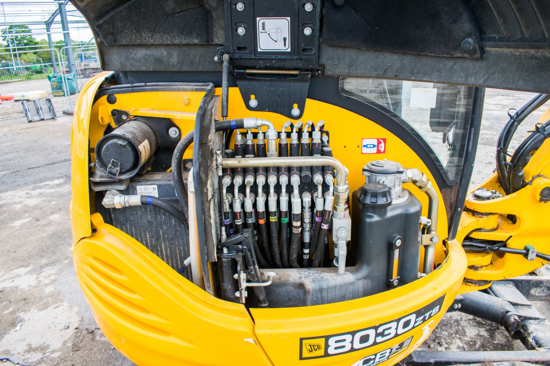 JCB 8030 3.0 tonne rubber tracked mini excavator  Year: 2014  S/N: 2116919 Recorded hours: 2431 - Image 14 of 18