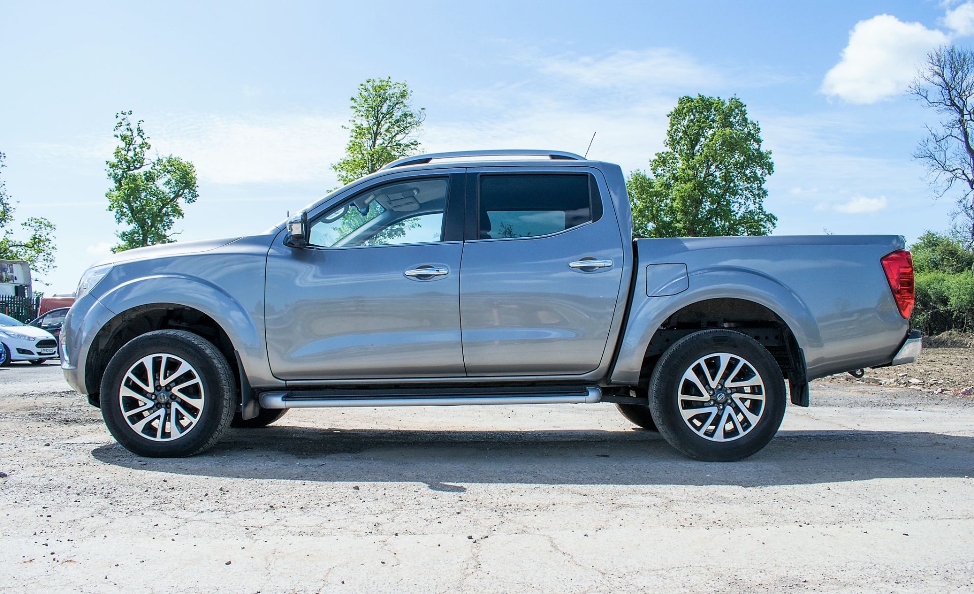 Nissan Navara Tekna DCi Auto double cab pick up truck Registration Number: BL68 LKM Date of - Image 8 of 25