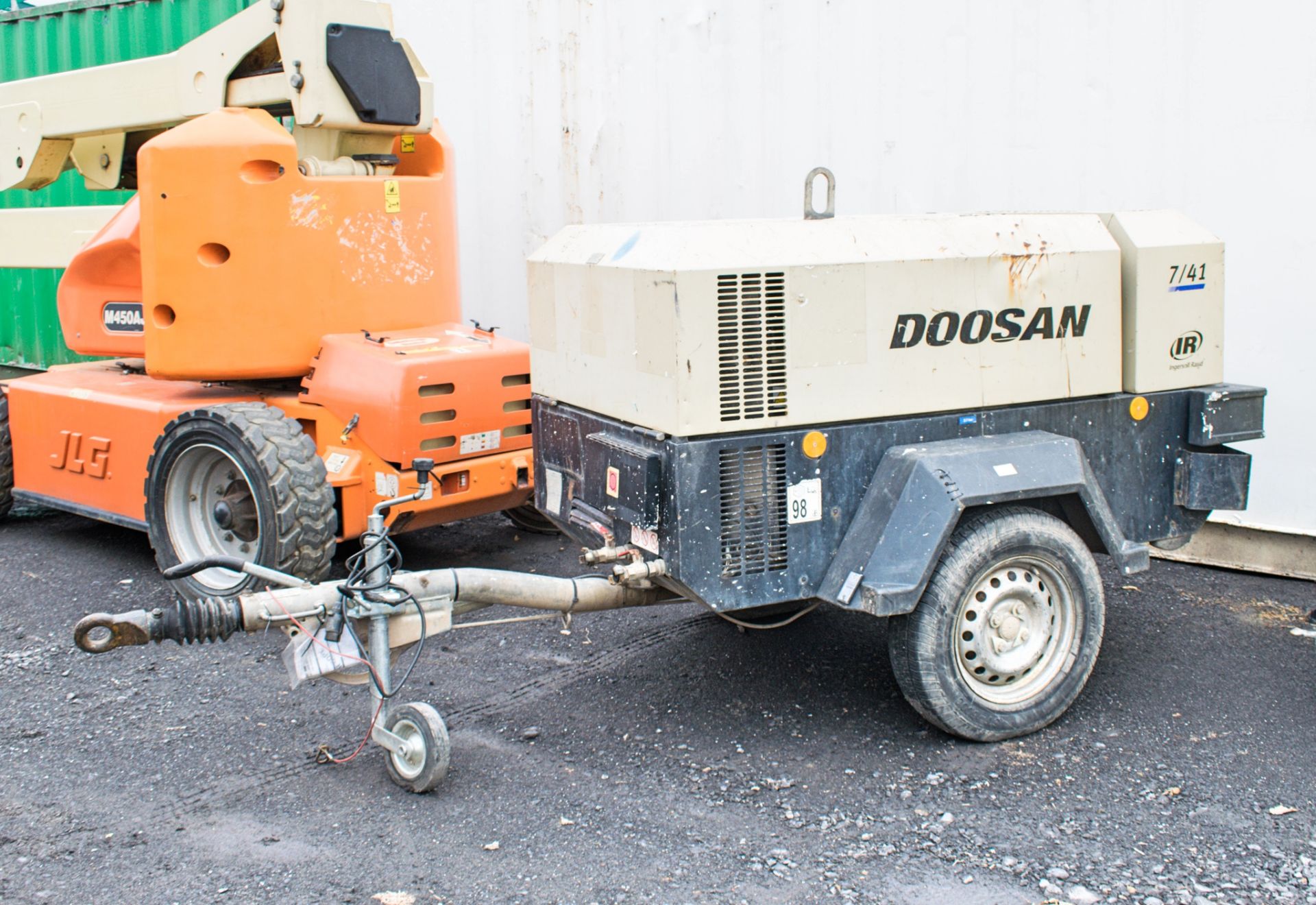 Doosan 741 diesel driven mobile air compressor  Year: 2012 S/N: 431380 Recorded Hours: 601 A577261