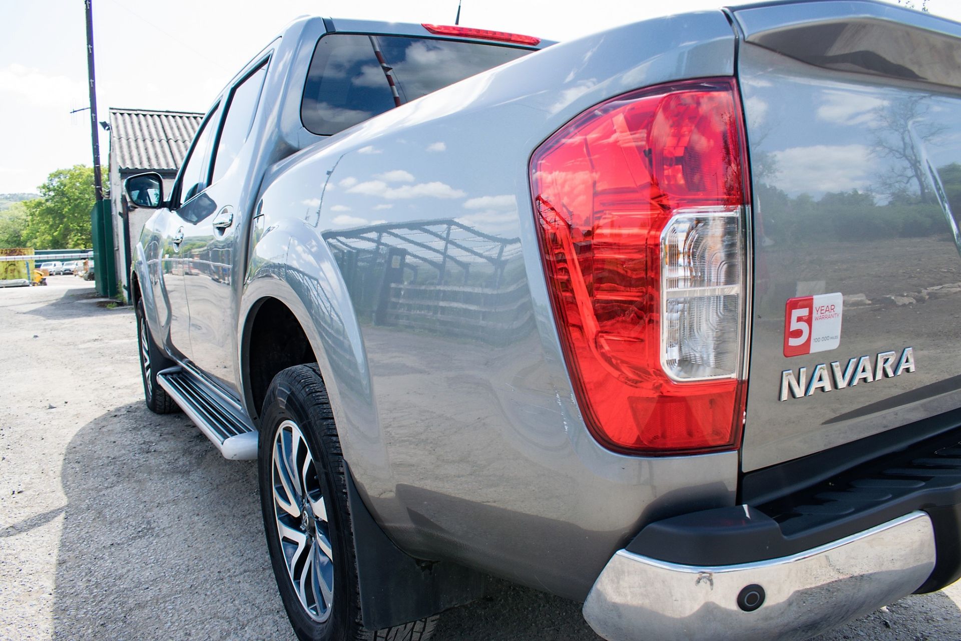 Nissan Navara Tekna DCi Auto double cab pick up truck Registration Number: BL68 LKM Date of - Image 12 of 25