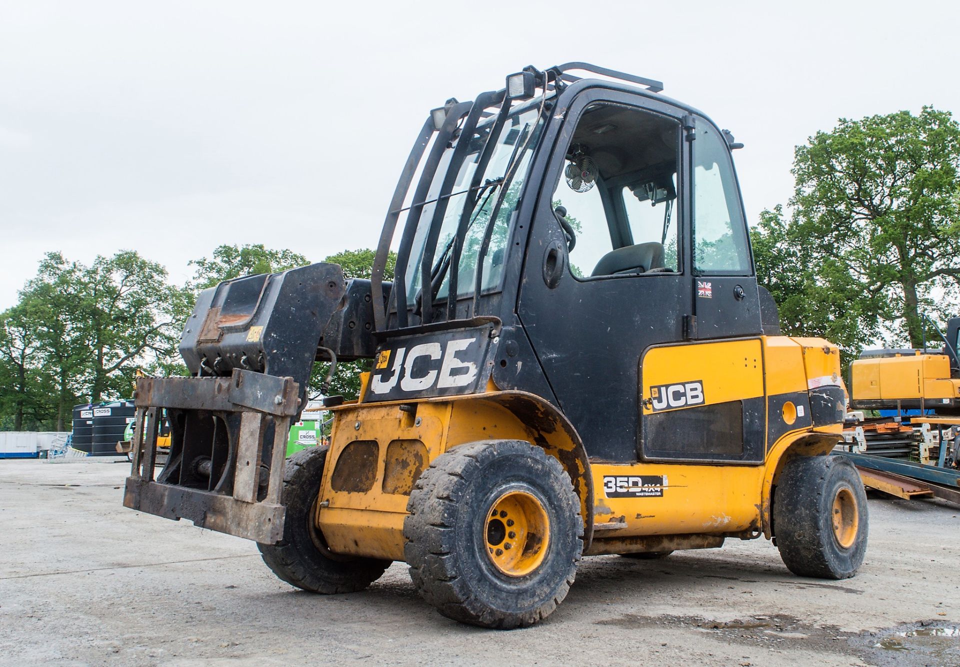 JCB TLT 35D Wastemaster 4 wheel drive telescopic fork lift truck Year: 2013 S/N: 11512060 Recorded