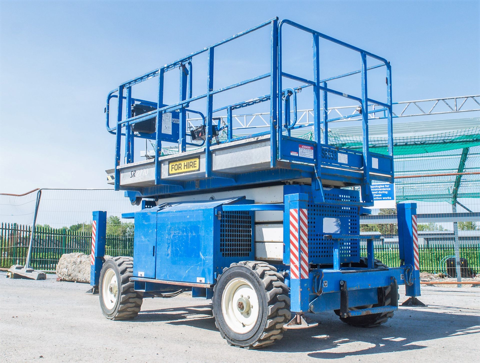 Snorkel SR2770 27ft diesel driven 4WD scissor lift access platform Year: 2007 S/N: NZ070715 Recorded - Image 3 of 16