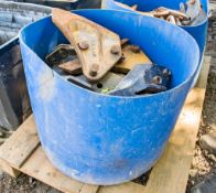 Bucket of various digger bucket teeth