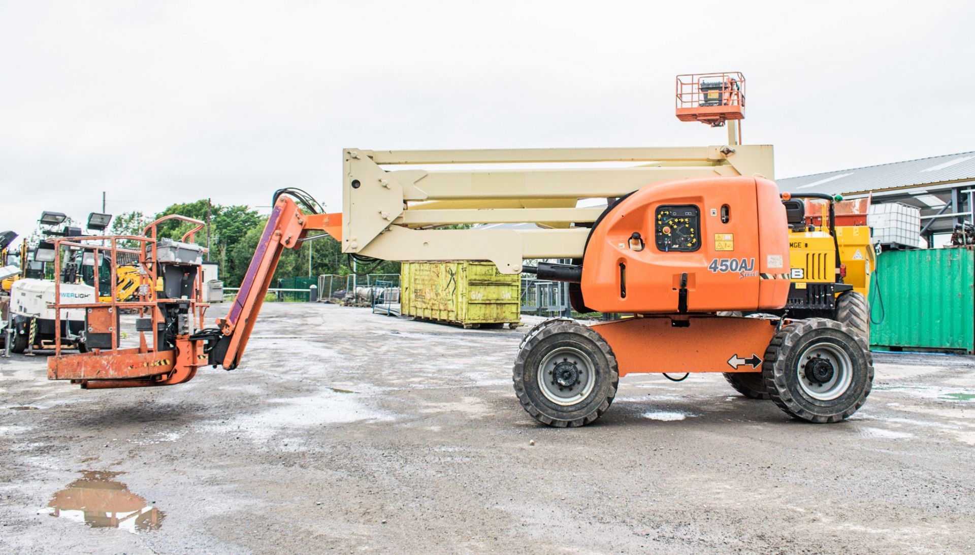 JLG 450AJ 45 ft diesel driven 4WD articulated boom lift Year: 2008 S/N: 5149 Recorded Hours: 2283 - Image 7 of 20