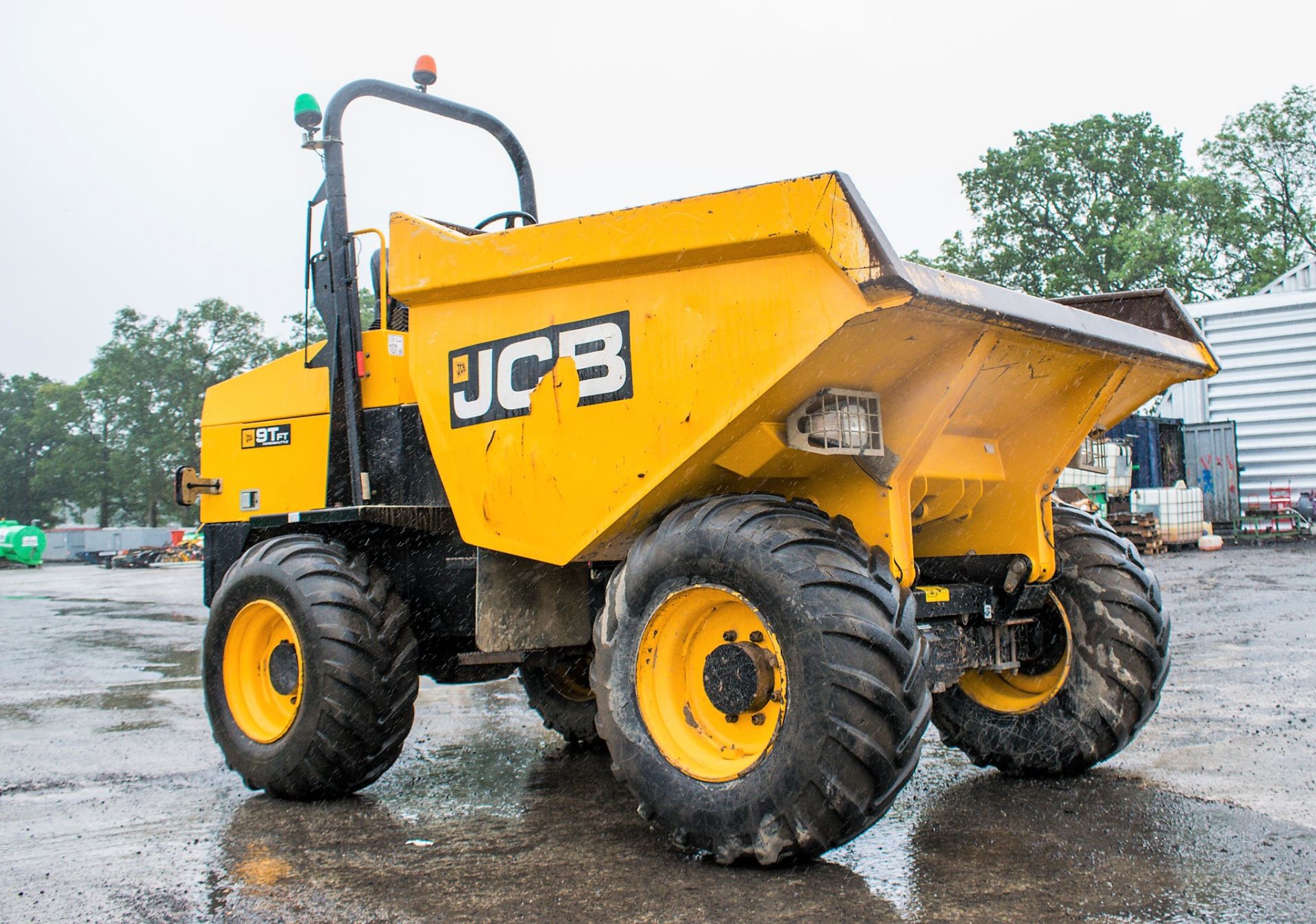 JCB 9TFT 9 tonne straight skip dumper  Reg No.: MF67 UBG Year: 2017  c/w V5 Road Registration - Image 2 of 19