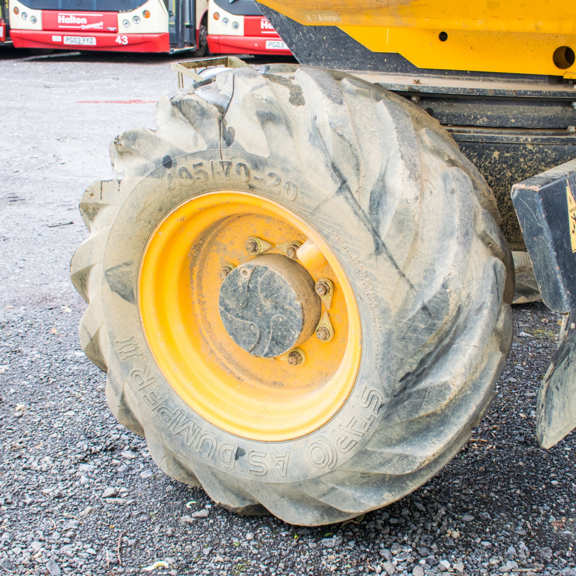 JCB 6 tonne swivel skip dumper Registration Number: MX64 PXG Year: 2015 S/N: RL8817 Recorded - Image 9 of 16