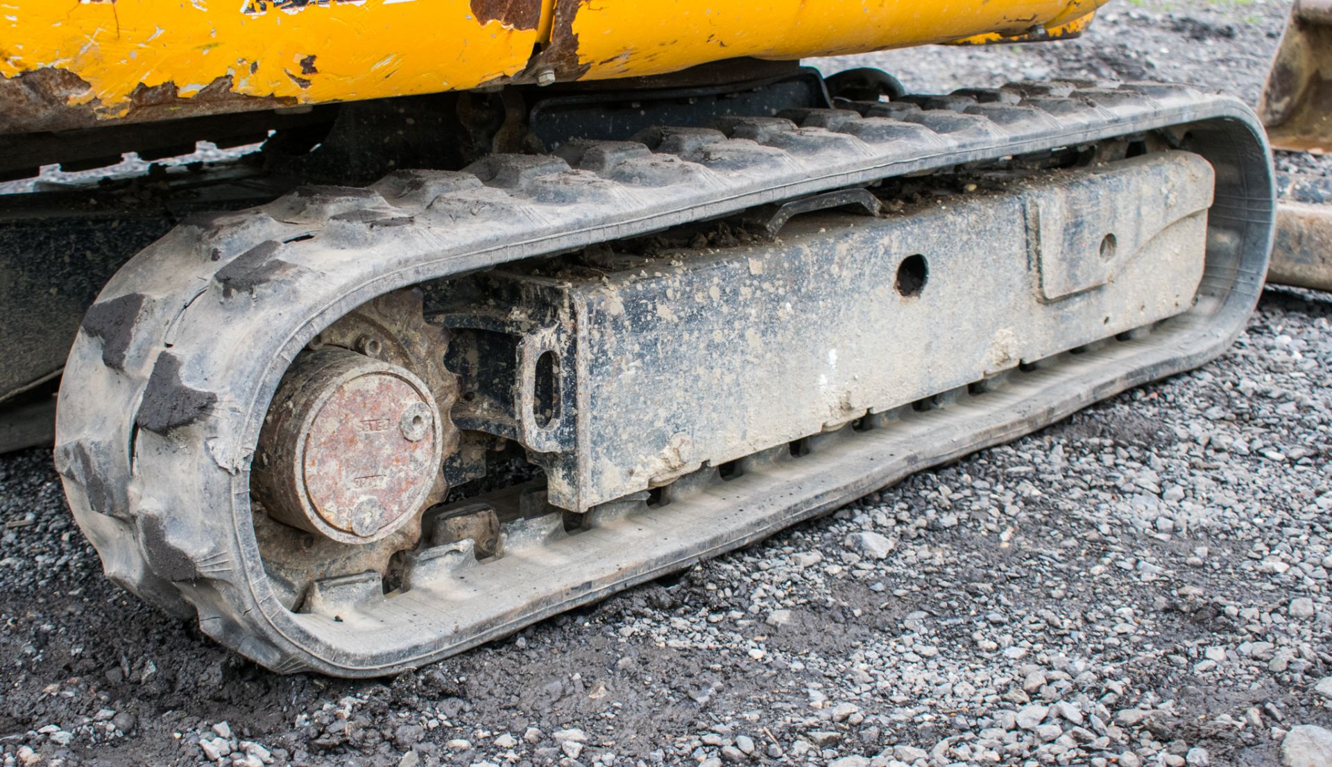 JCB 8016 1.5 tonne rubber tracked mini excavator Year: 2013 S/N: 2071311 Recorded Hours: 1736 blade, - Image 9 of 18