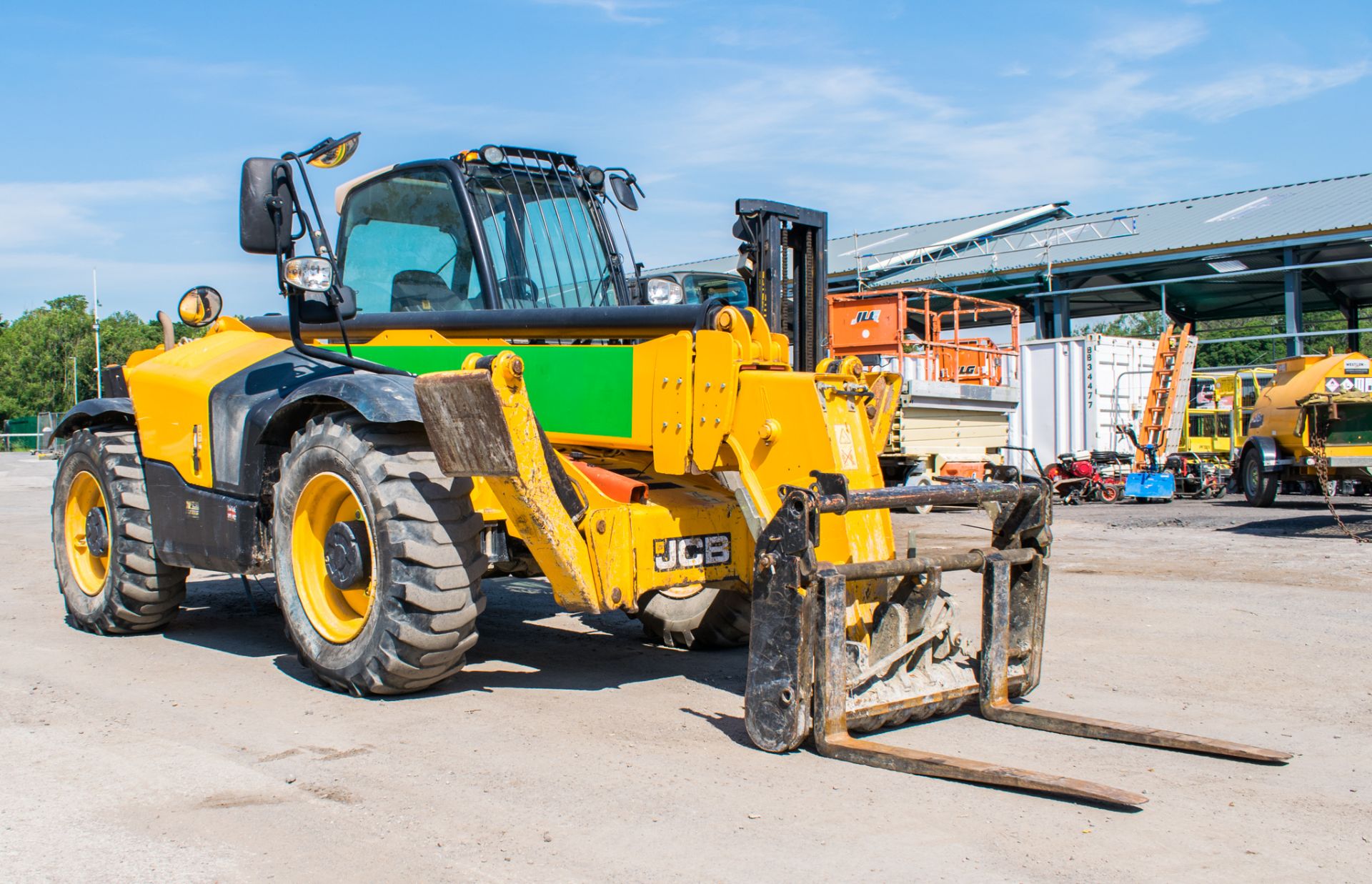 JCB 535-140 14 metre Hi Viz telescopic handler Year: 2014  S/N: 343454 Recorded hours: - Image 2 of 17