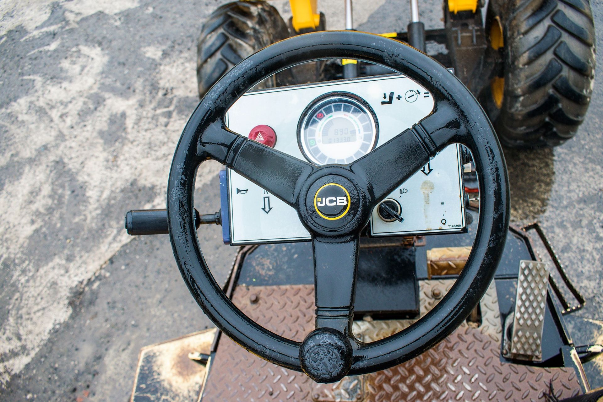 JCB 9TFT 9 tonne straight skip dumper  Reg No.: MF67 UBG Year: 2017  c/w V5 Road Registration - Image 18 of 19