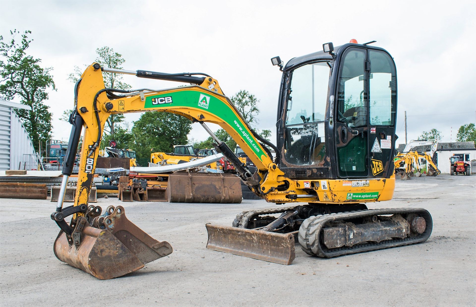 JCB 8025 ZTS 2.5 tonne rubber tracked mini excavator Year: 2014 S/N: 2226534 Recorded Hours: 2210