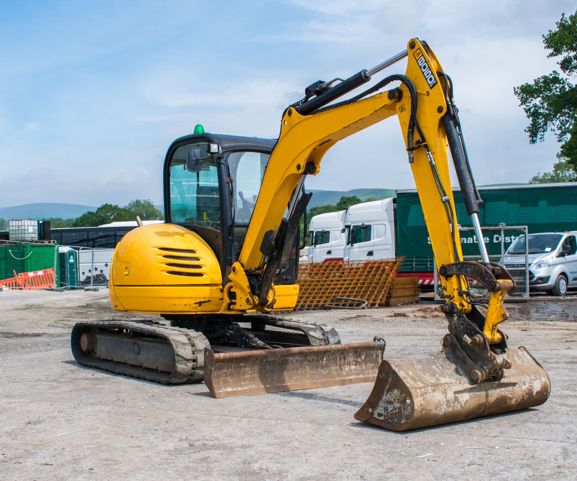 JCB 8050 RTS 5 tonne rubber tracked excavator  Year: 2013 S/N: 41929 Recorded Hours: 3240 blade, - Image 2 of 18