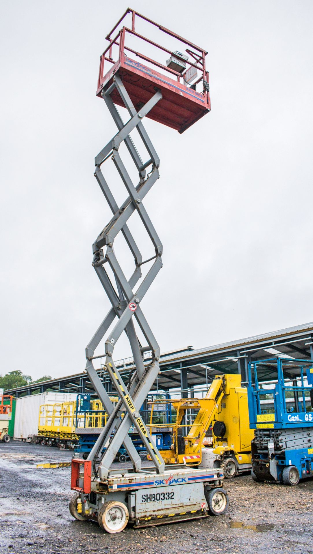 Skyjack SJIII 3219 battery electric scissor lift Year: 2012 S/N: 2237059 SHB0332 - Image 5 of 7