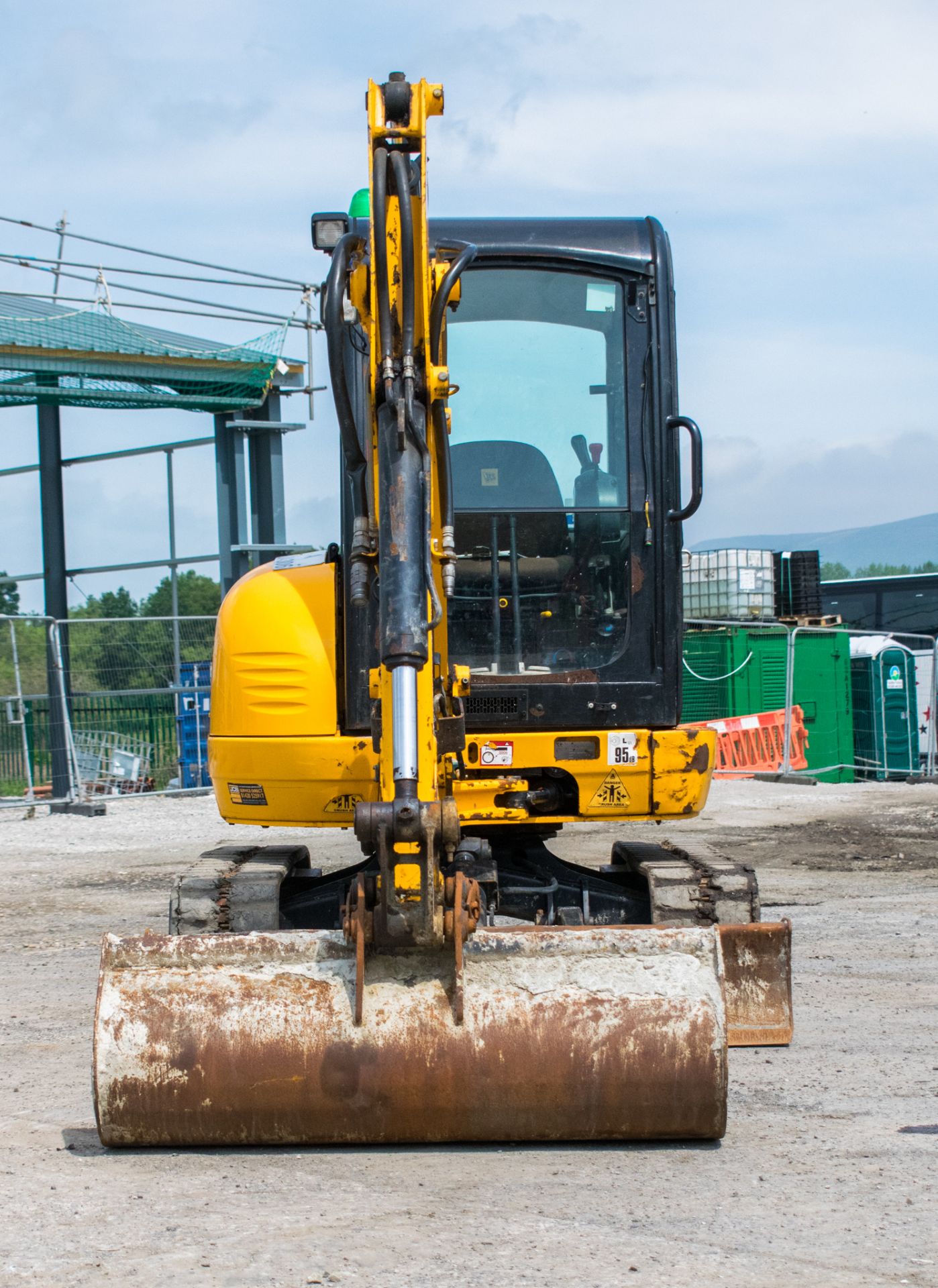 JCB 8030 ZTS 3 tonne rubber tracked excavator  Year: 2014 S/N: 32119 Recorded hours; 1350 blade, - Image 5 of 18