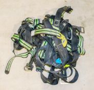 Quantity of fall arrest harnesses