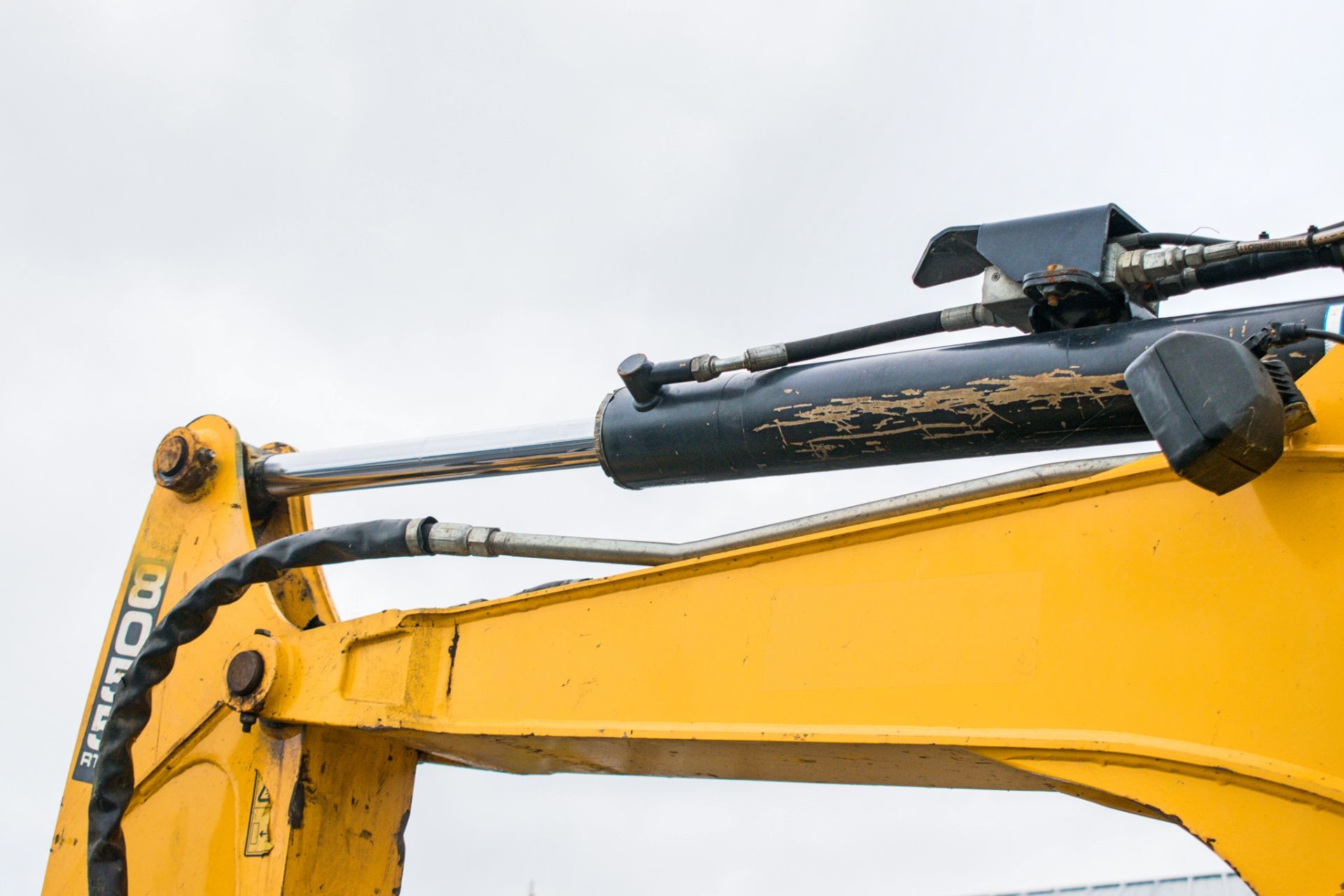 JCB 8055 RTS 5.5 tonne rubber tracked excavator Year: 2013 S/N: 2060572 Recorded Hours: 4404 - Image 16 of 23