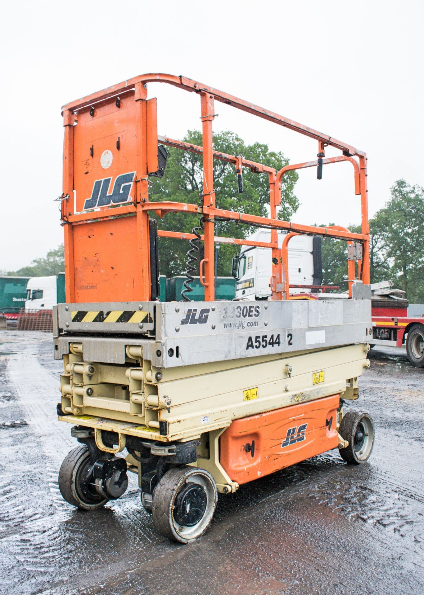 JLG 1930ES battery electric scissor lift Year: 2011 S/N: 24821 Recorded Hours: Not readable (Clock - Image 3 of 9