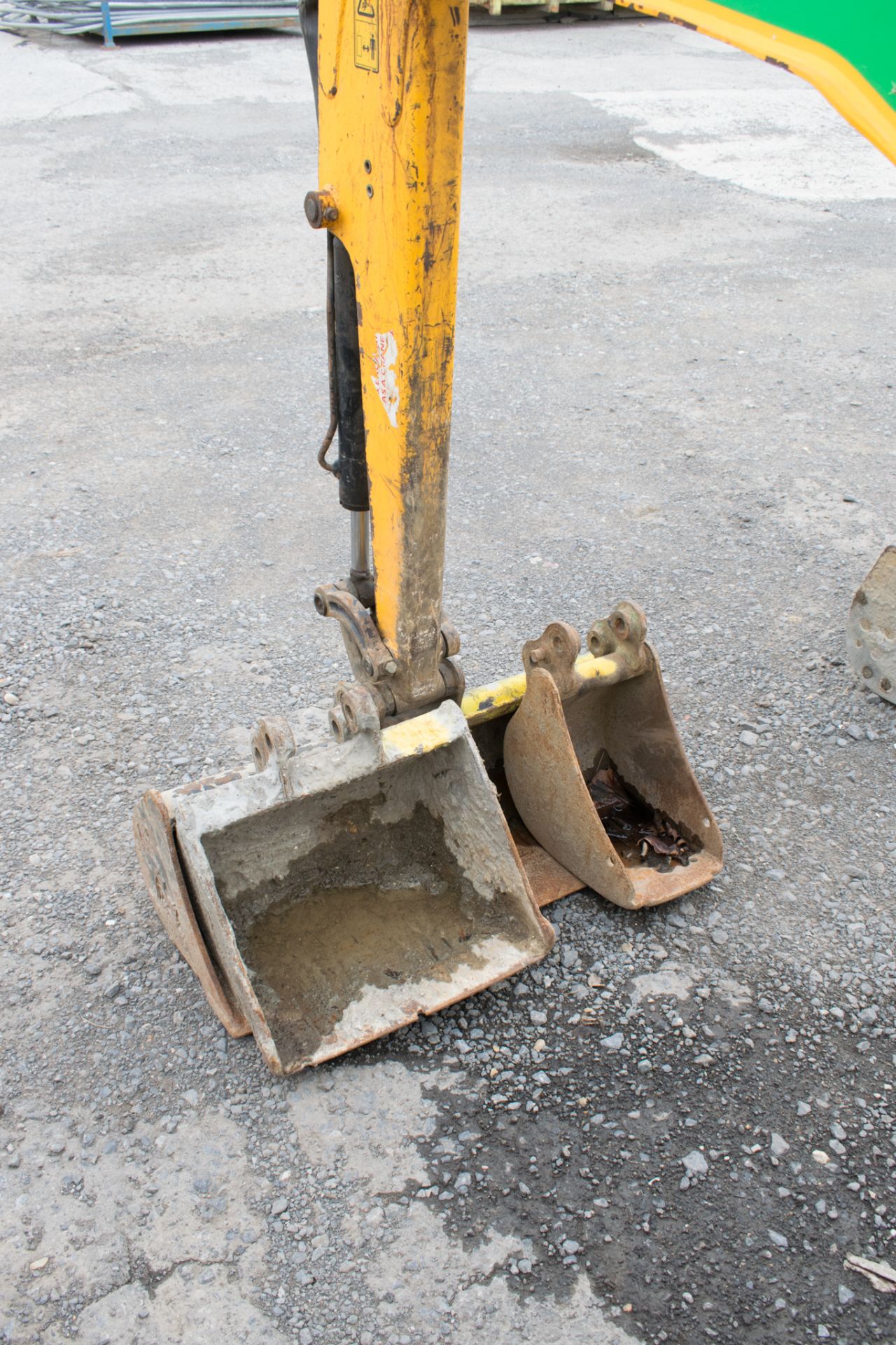 JCB 8016 1.5 tonne rubber tracked mini excavator Year: 2013 S/N: 2071419 Recorded Hours: 1950 - Image 18 of 18