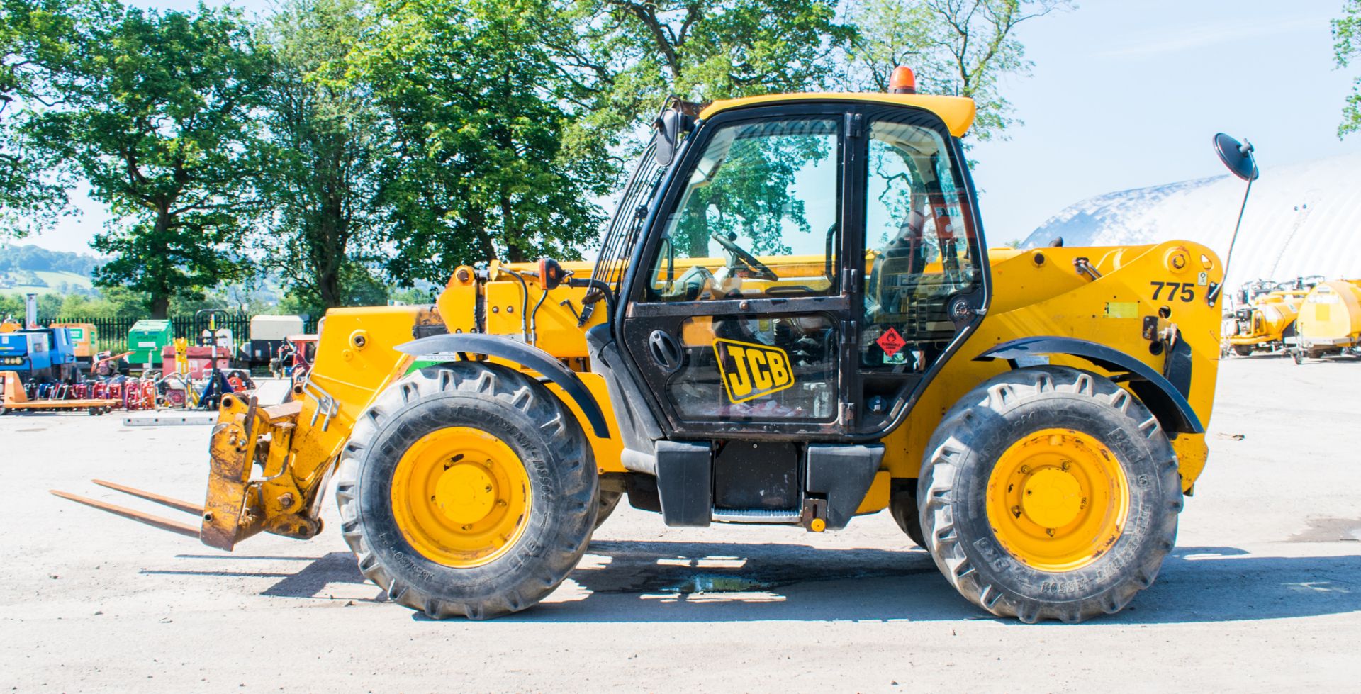 JCB 535-95 9.5 metre telescopic handler Registration number: DX04 XFL Year: 2004 S/N: 1065806 - Image 7 of 16