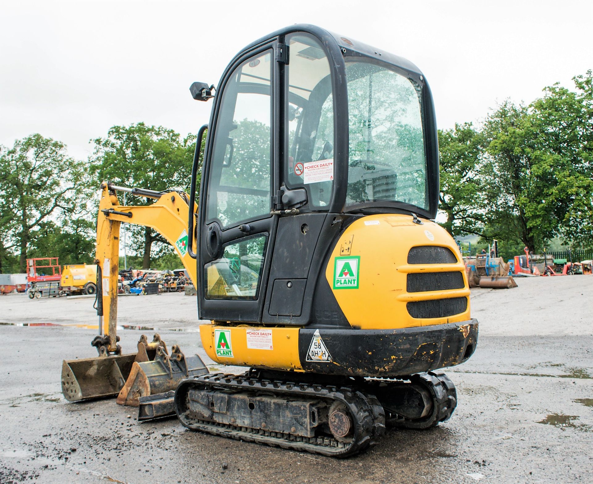 JCB 8016 1.5 tonne rubber tracked mini excavator Year: 2013 S/N: 2071343 Recorded Hours: 1640 blade, - Image 4 of 21