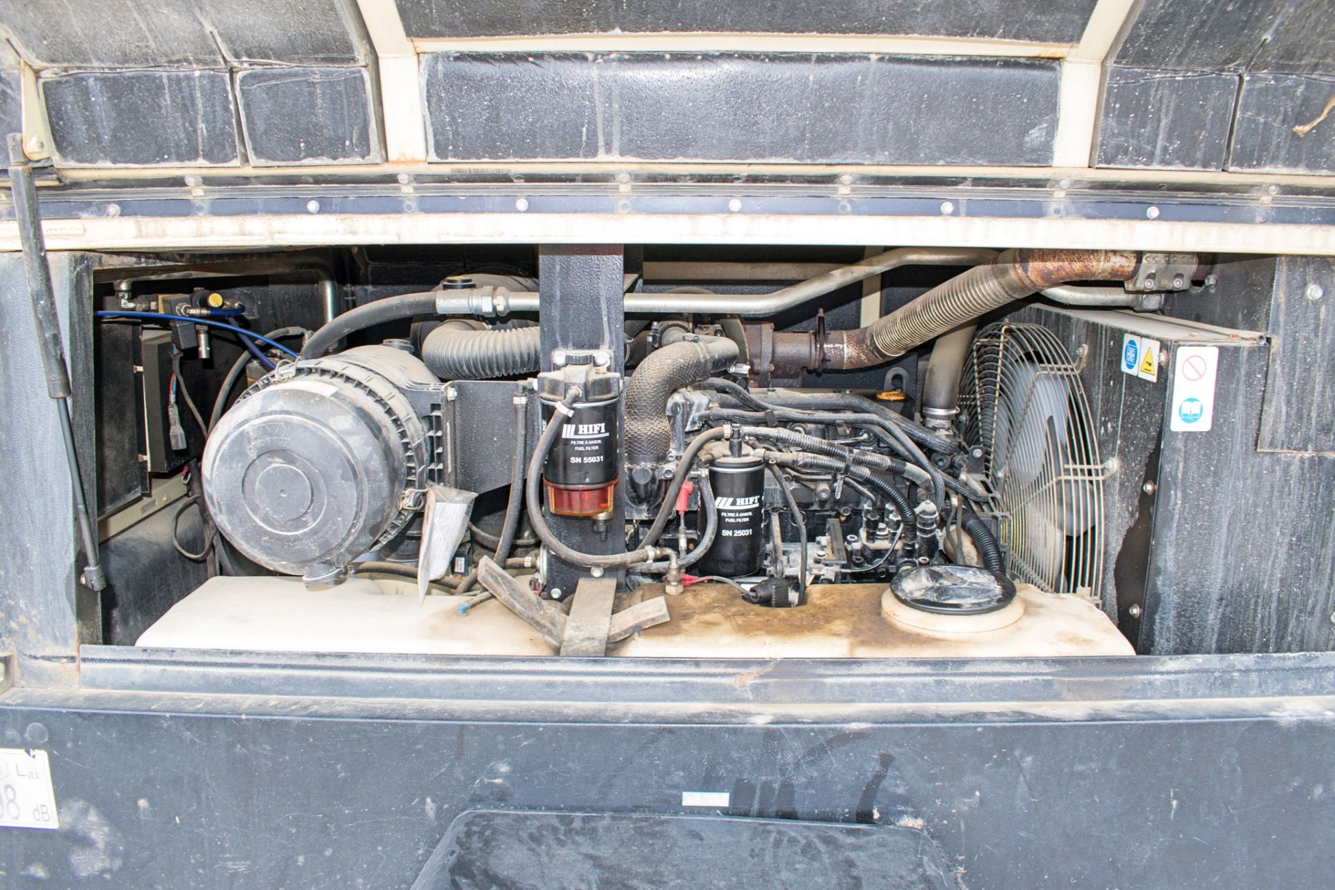 Doosan 7/72 260 cfm diesel driven fast tow air compressor Year: 2014 S/N: S42115 Recorded Hours: 711 - Bild 5 aus 7