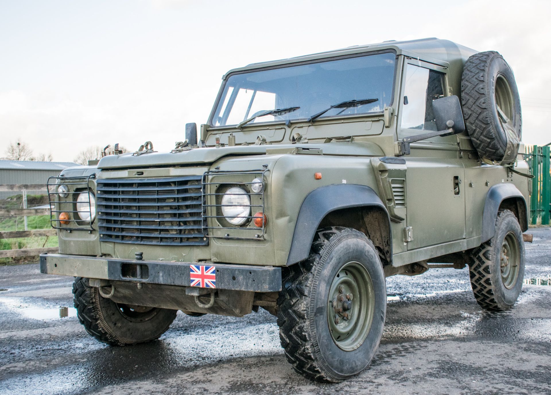 Land Rover Defender 90 Wolf 300 TDI 4wd TUL hard top utility vehicle (EX MOD) Date into Service: