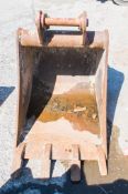 Geith 2 ft digging bucket 45 mm pins & 260 mm pin centres