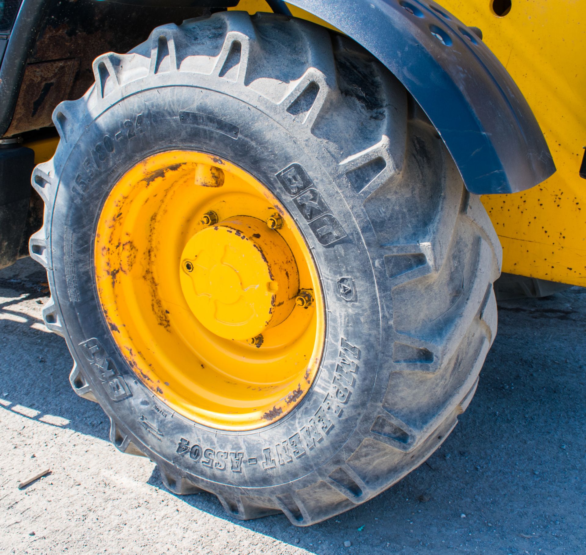 JCB 535-95 9.5 metre telescopic handler Registration number: DX04 XFL Year: 2004 S/N: 1065806 - Image 11 of 16