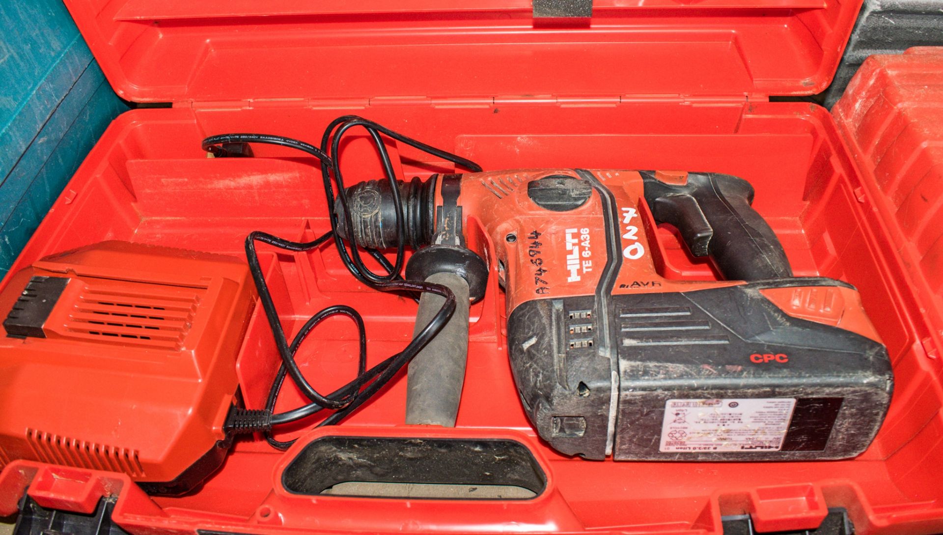 Hilti TE6-A36 36v cordless SDS rotary hammer drill c/w battery, charger & carry case A746944