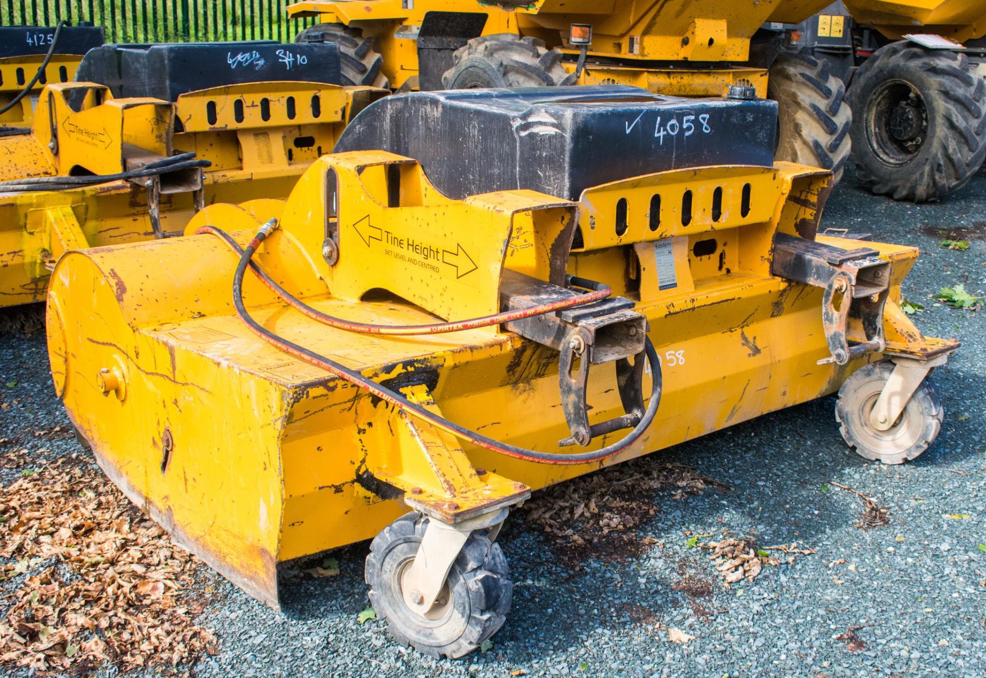 Eastern RS220 hydraulic fork lift/telehandler sweeper attachment