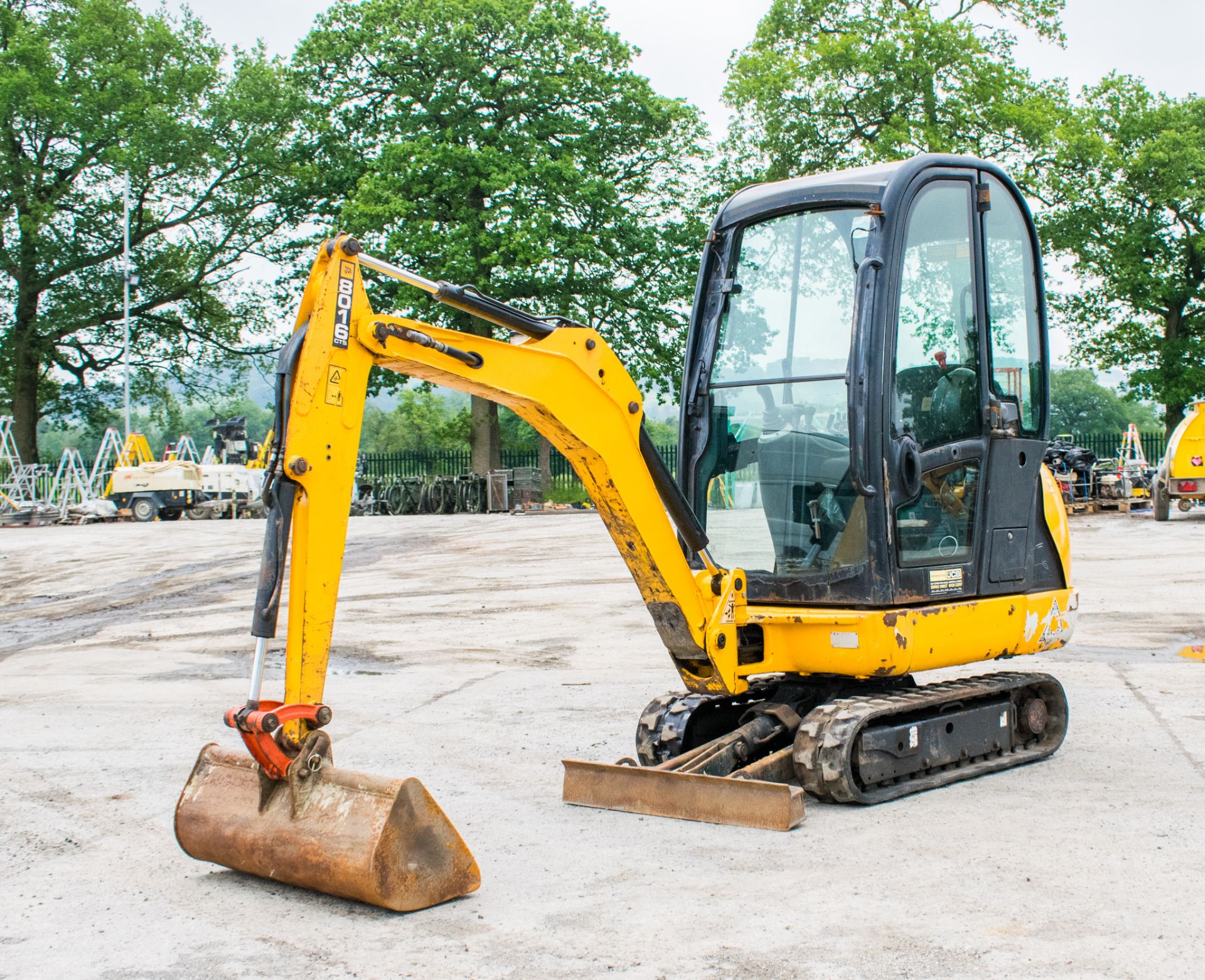 JCB 8016 1.5 tonne rubber tracked mini excavator Year: 2014 S/N: 71634 Recorded Hours: 2108 blade,