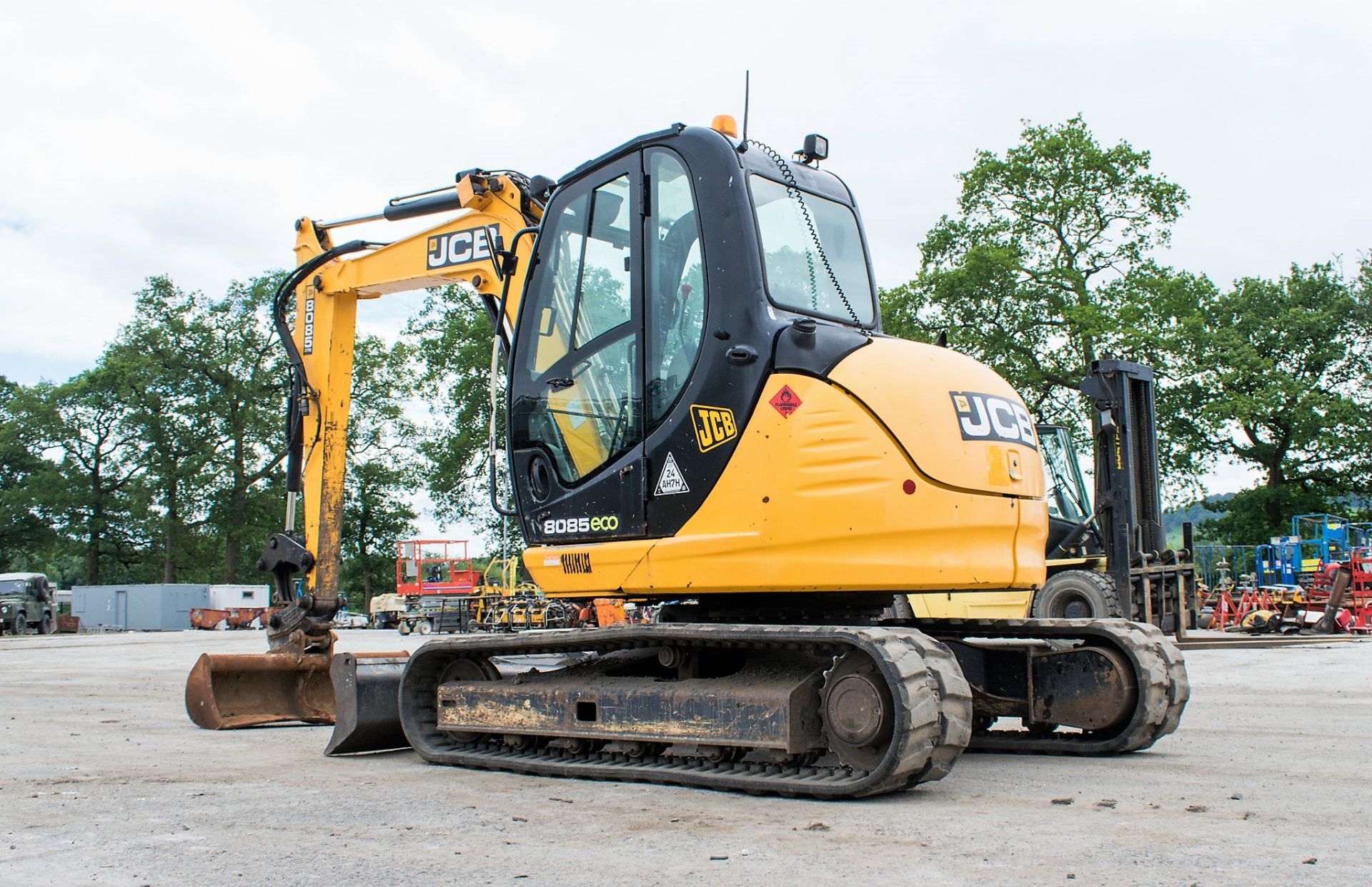 JCB 8085 Eco ZTS 8.5 tonne rubber tracked excavator Year: 2013 S/N: 1073077 Recorded Hours: 93412 ( - Image 3 of 24