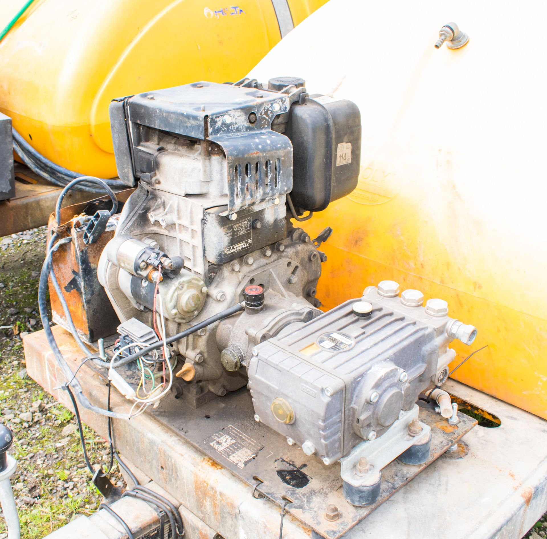 Western diesel driven fast tow water bowser/pressure washer bowser ** Engine parts missing, no lance - Image 3 of 4