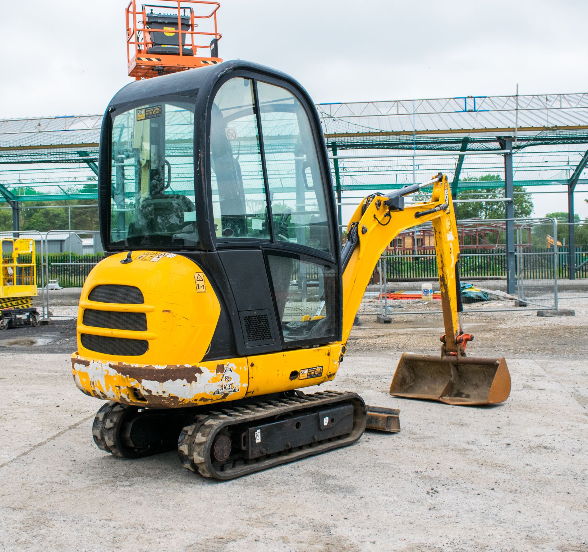 JCB 8016 1.5 tonne rubber tracked mini excavator Year: 2014 S/N: 71634 Recorded Hours: 2108 blade, - Image 3 of 17