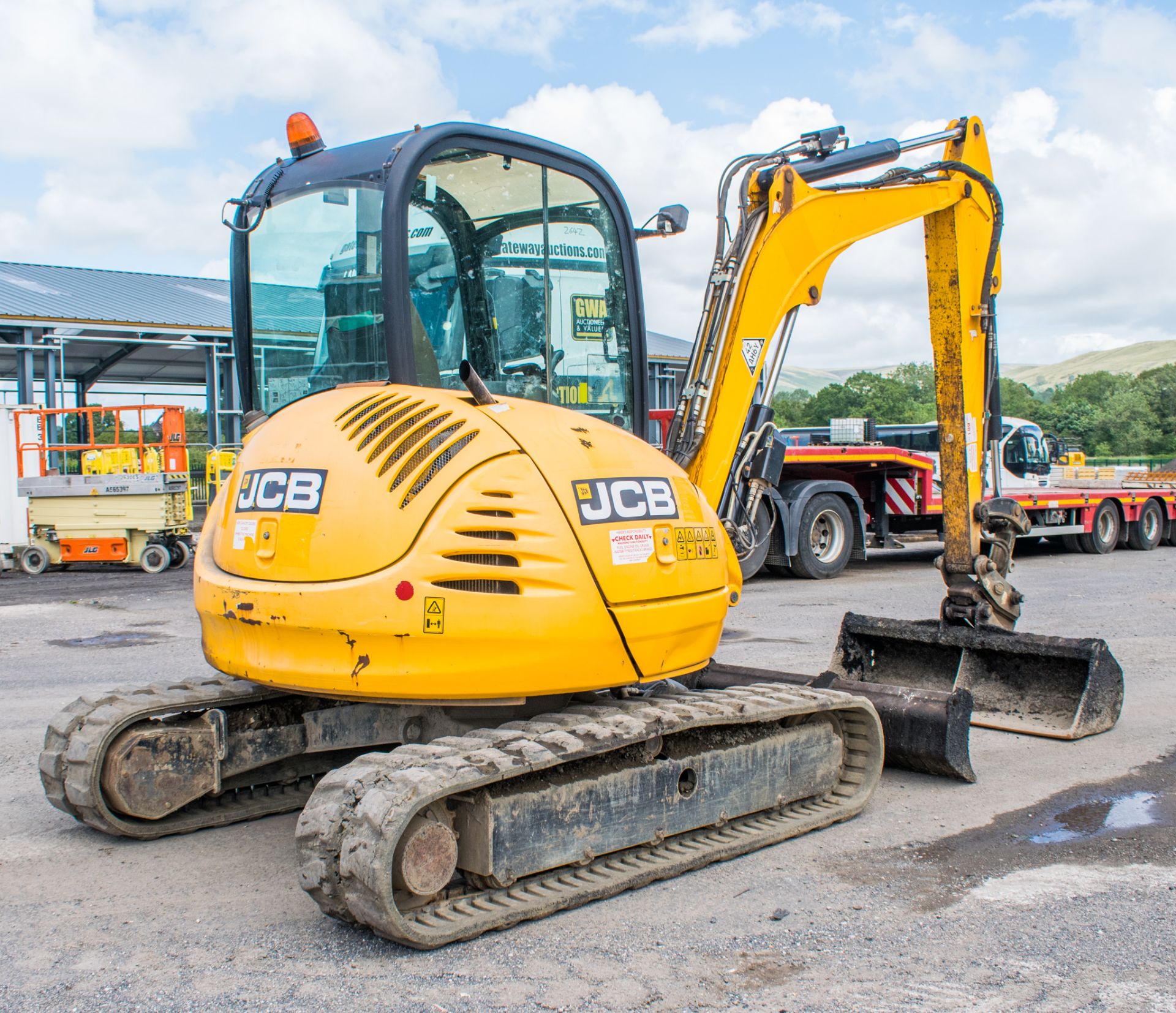 JCB 8050 RTS 5 tonne rubber tracked excavator Year: 2013  S/N: 60452 Recorded Hours: 3093 piped, - Image 3 of 18