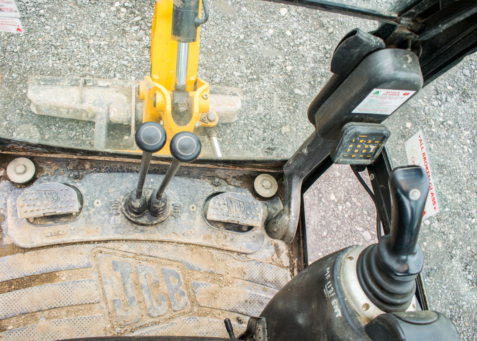 JCB 8016 1.5 tonne rubber tracked mini excavator Year: 2013 S/N: 2071311 Recorded Hours: 1736 blade, - Image 17 of 18